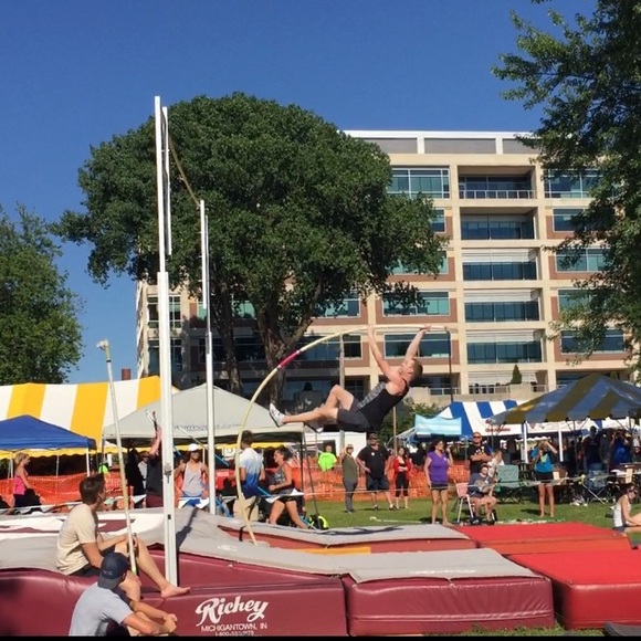 Meet your Posher, Justin - Picture 1 of 3